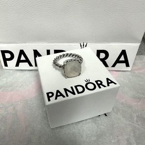 💥 RETIRED Pandora Mother Pearl Ring 💥